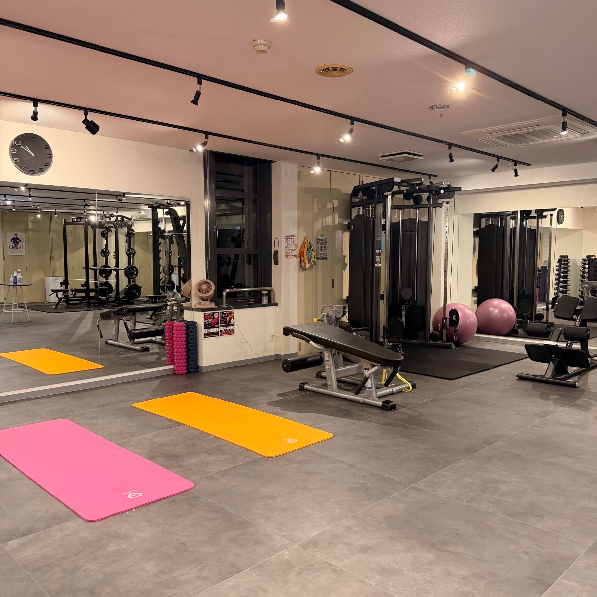 BEYOND西明石店 店内4